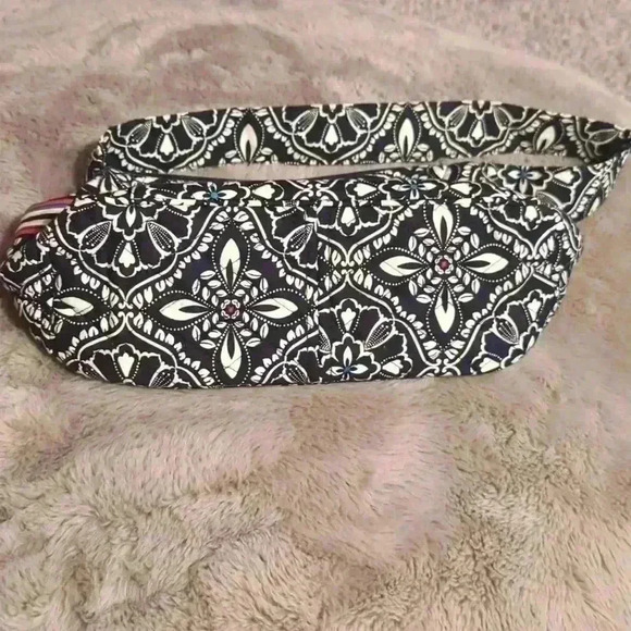 Vera Bradley Barcelona Pattern Maggie Small Shoulder Bag - Picture 3 of 7